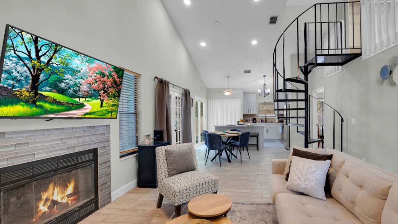 Photo of Livingroom in Dolphin's Cove