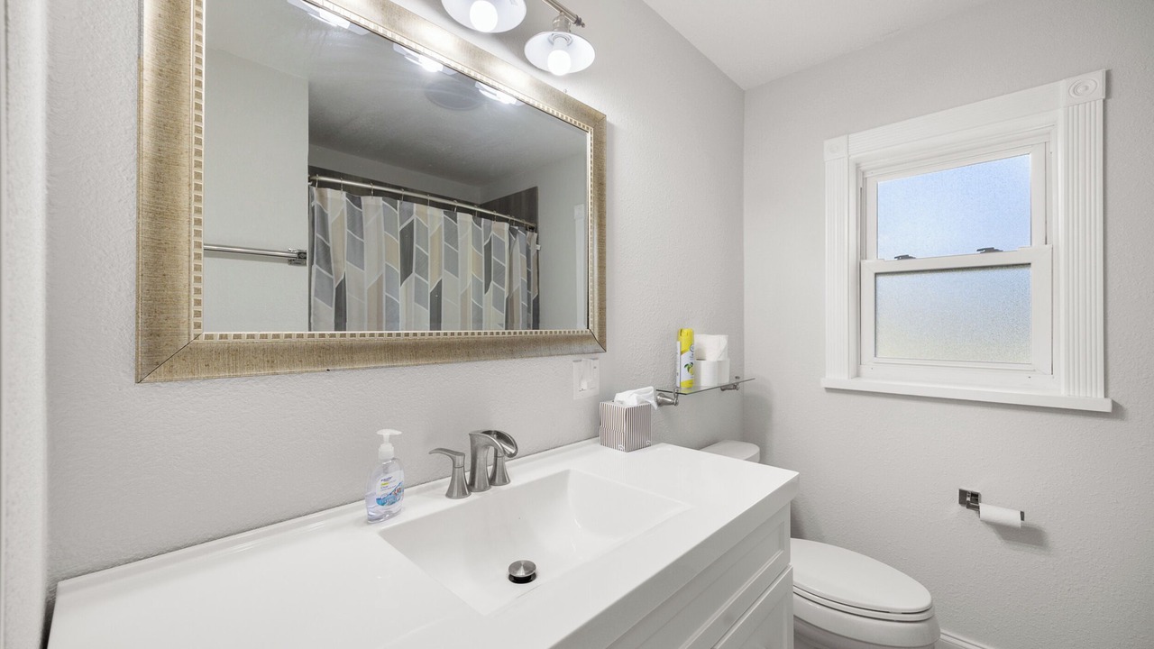 Photo of Bathroom in Yankeetown