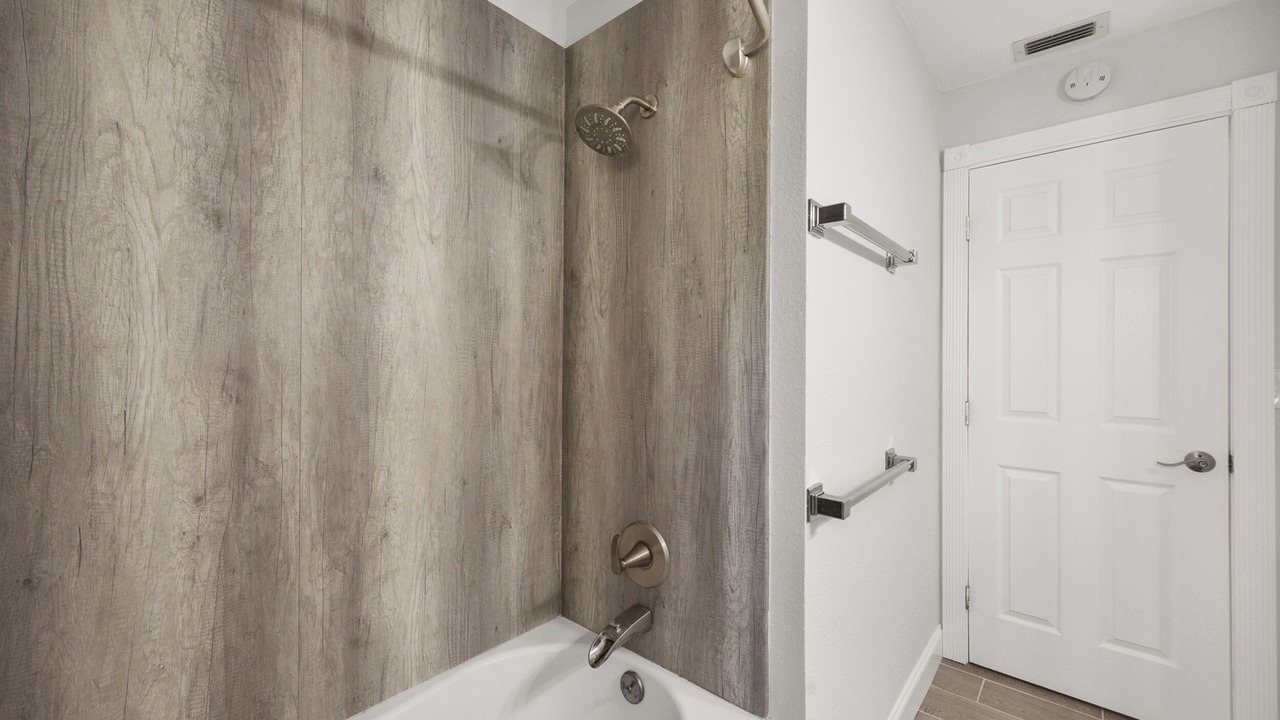 Photo of Bathroom in Yankeetown