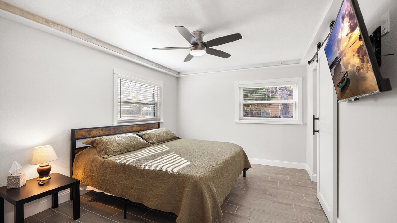 Photo of Bedroom in Yankeetown