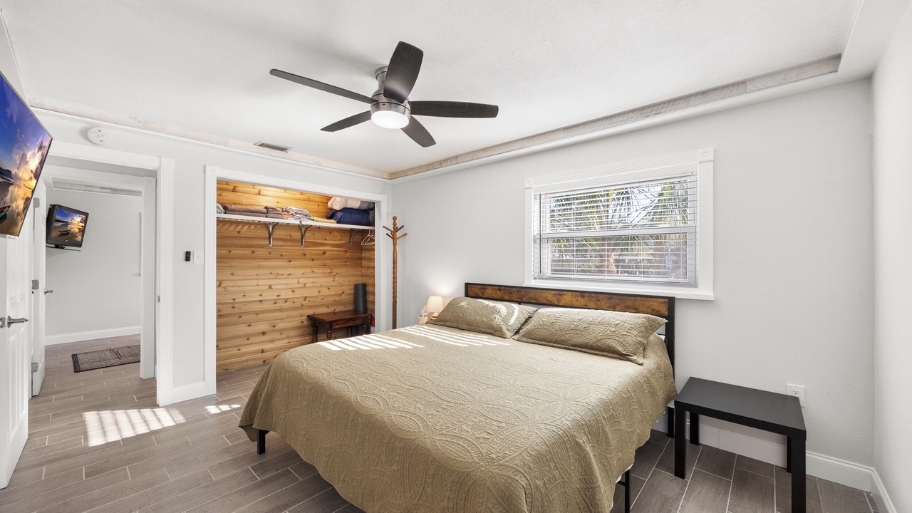 Photo of Bedroom in Yankeetown