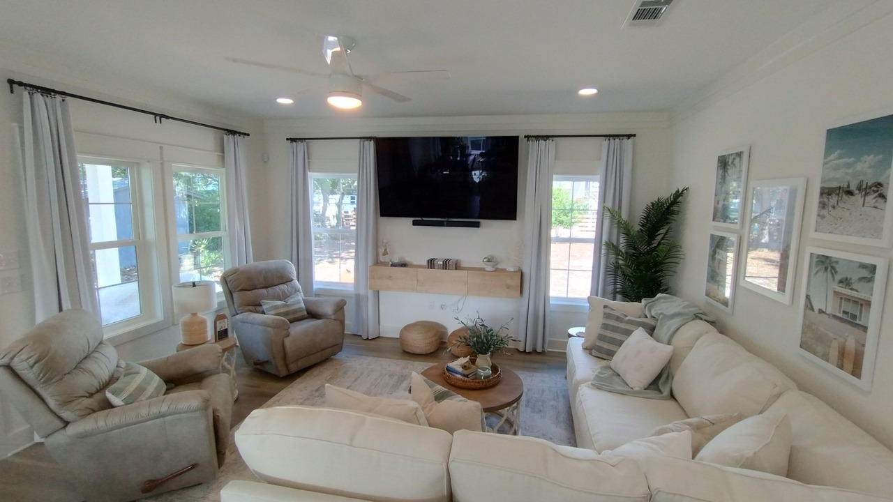Photo of Livingroom in Laguna Beach Estates