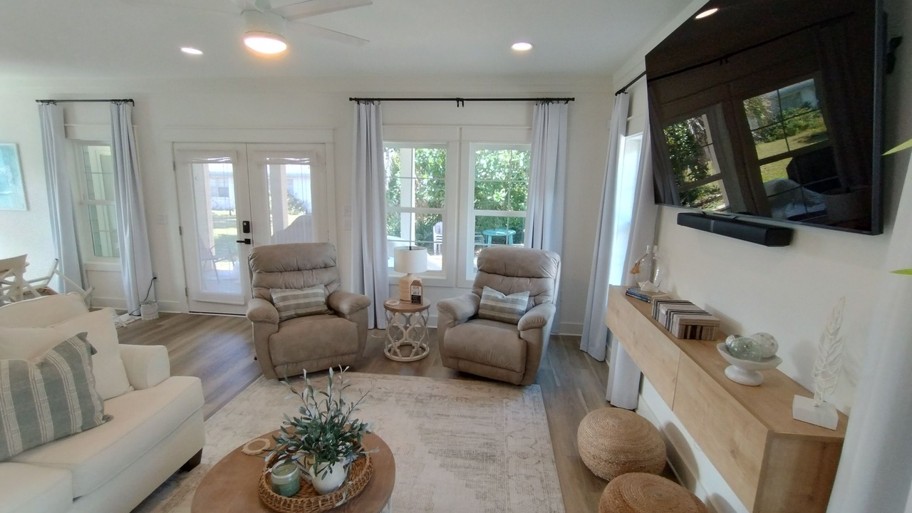 Photo of Livingroom in Laguna Beach Estates