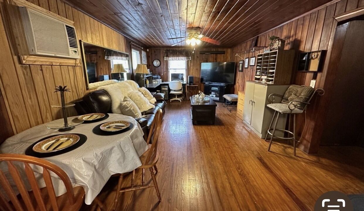 Photo of Livingroom in Englewood
