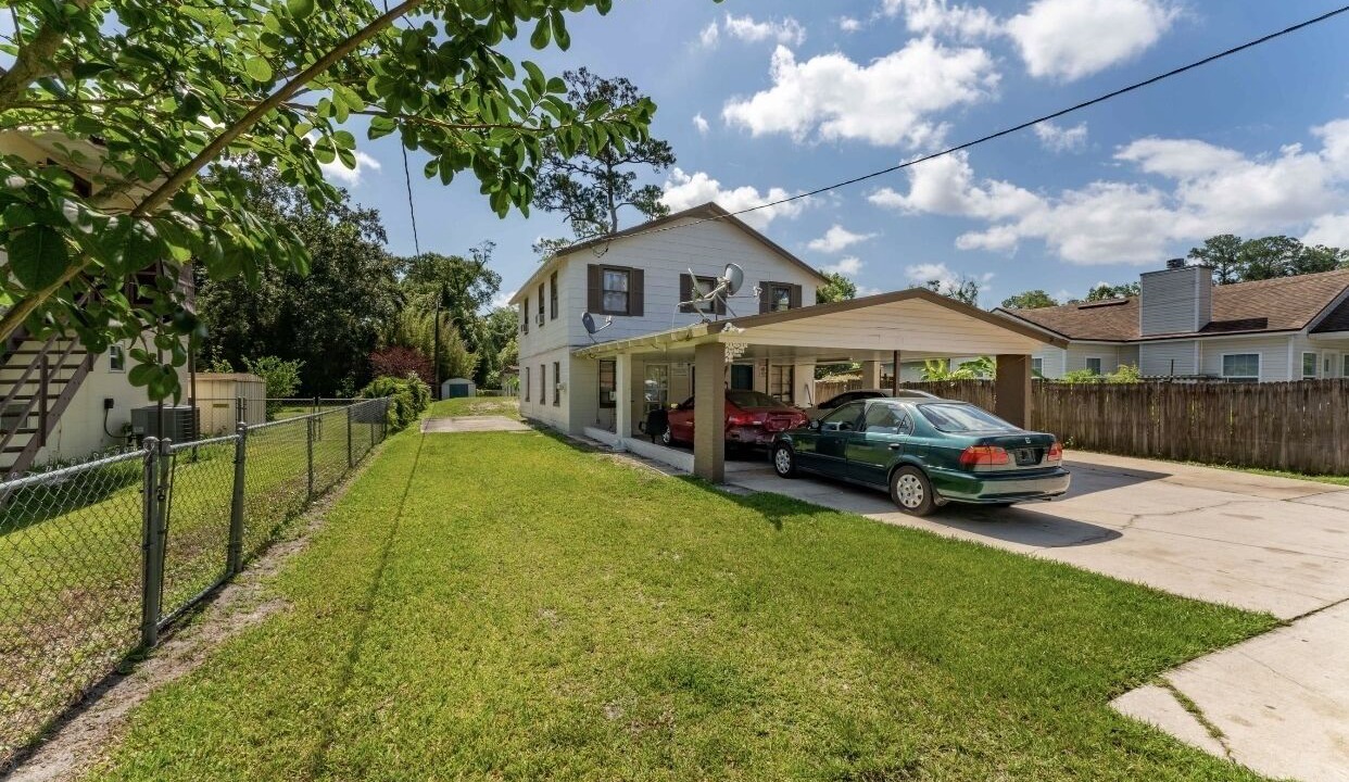Photo of Outdoor in Englewood