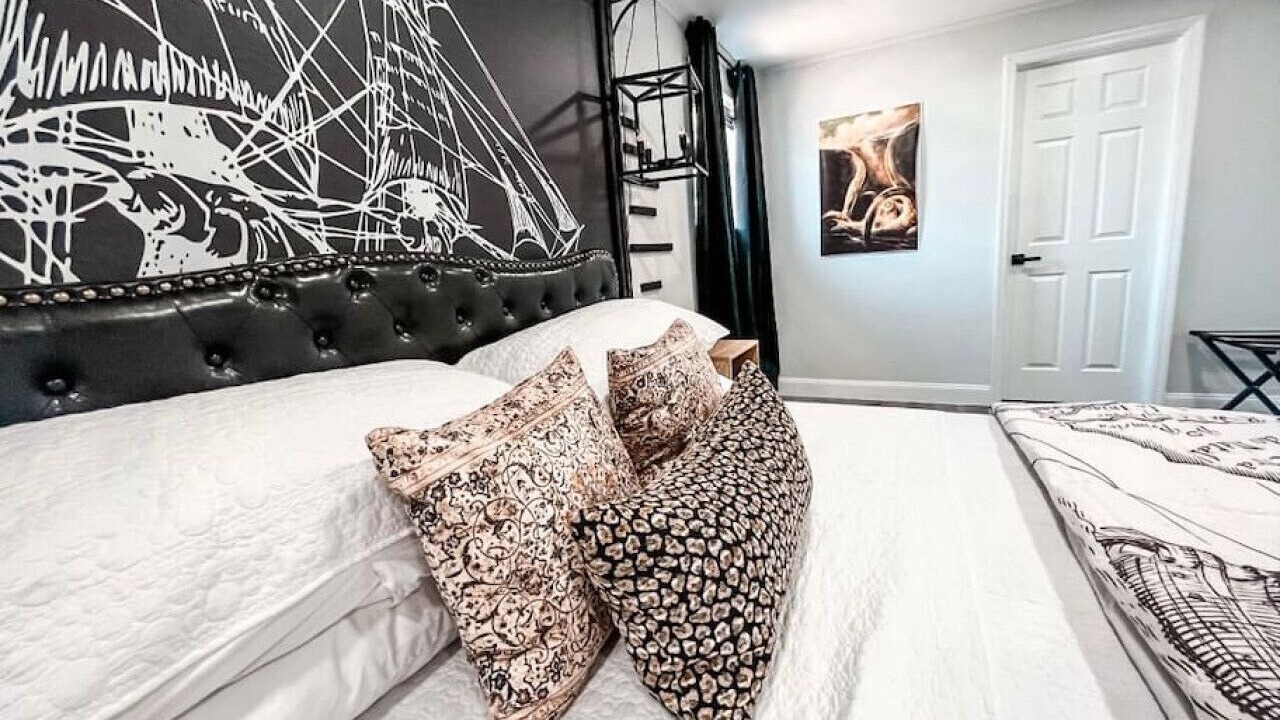 Photo of Bedroom in Bearss Plaza