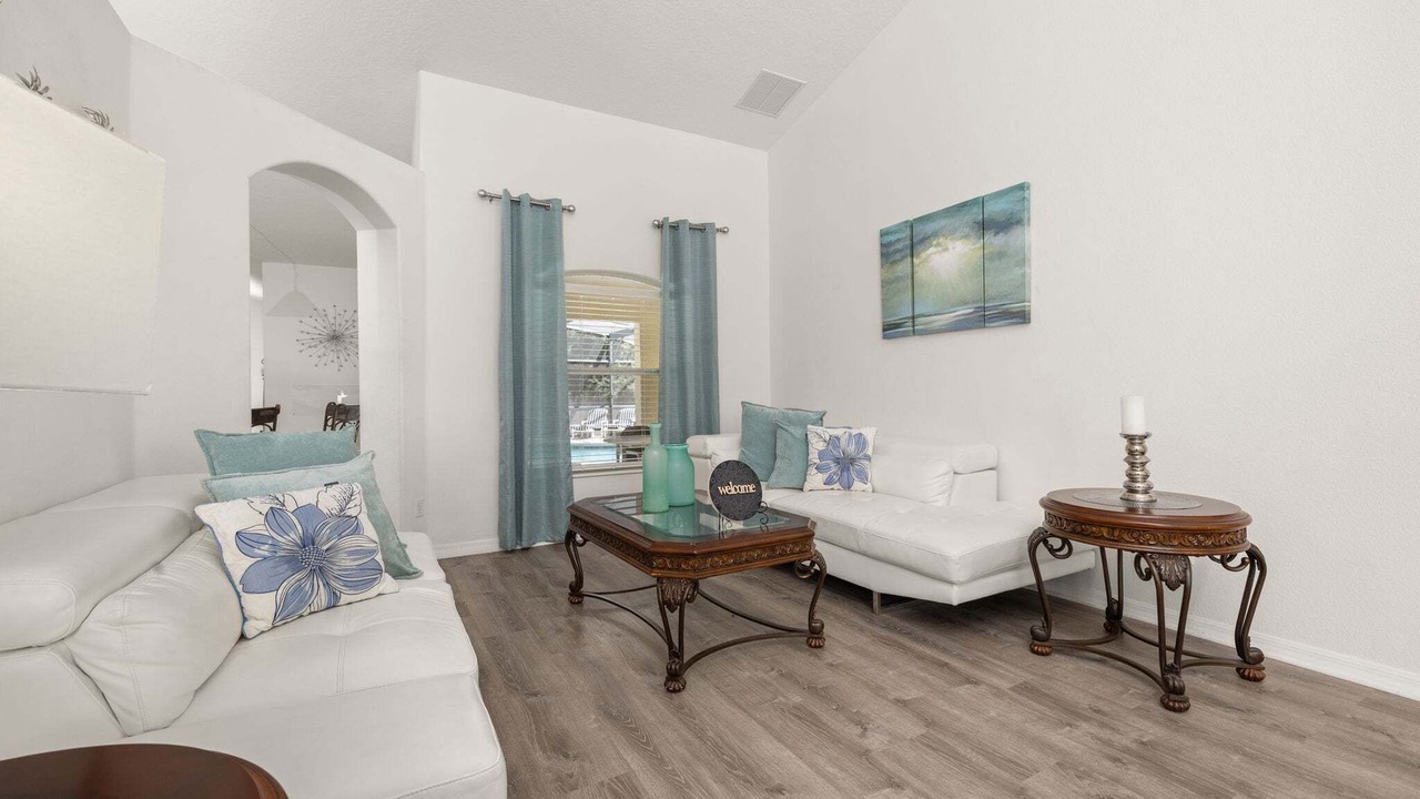 Photo of Livingroom in Orange Tree