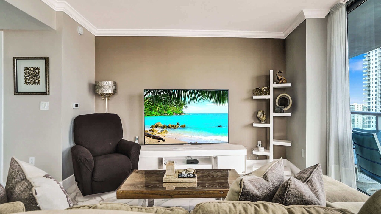 Photo of Livingroom in Hallandale Beach