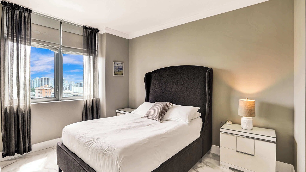 Photo of Bedroom in Hallandale Beach