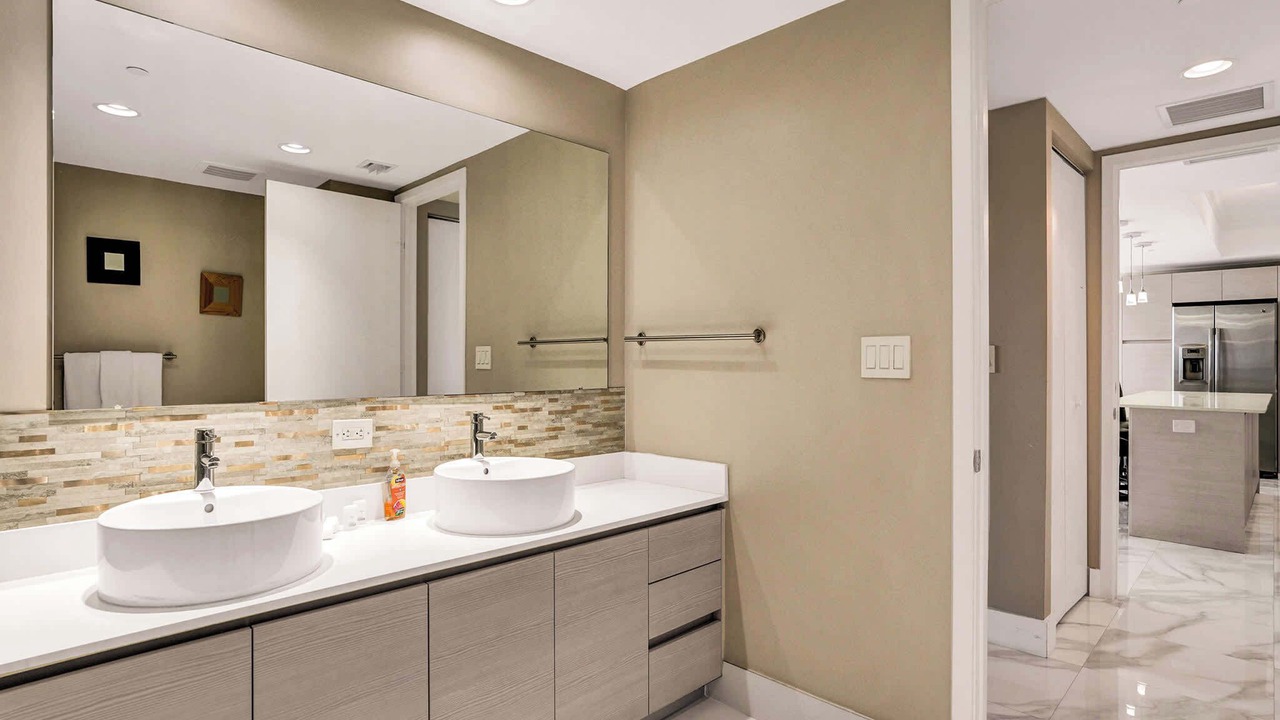Photo of Bathroom in Hallandale Beach