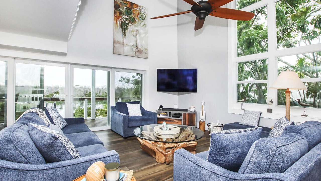 Photo of Livingroom in Captiva