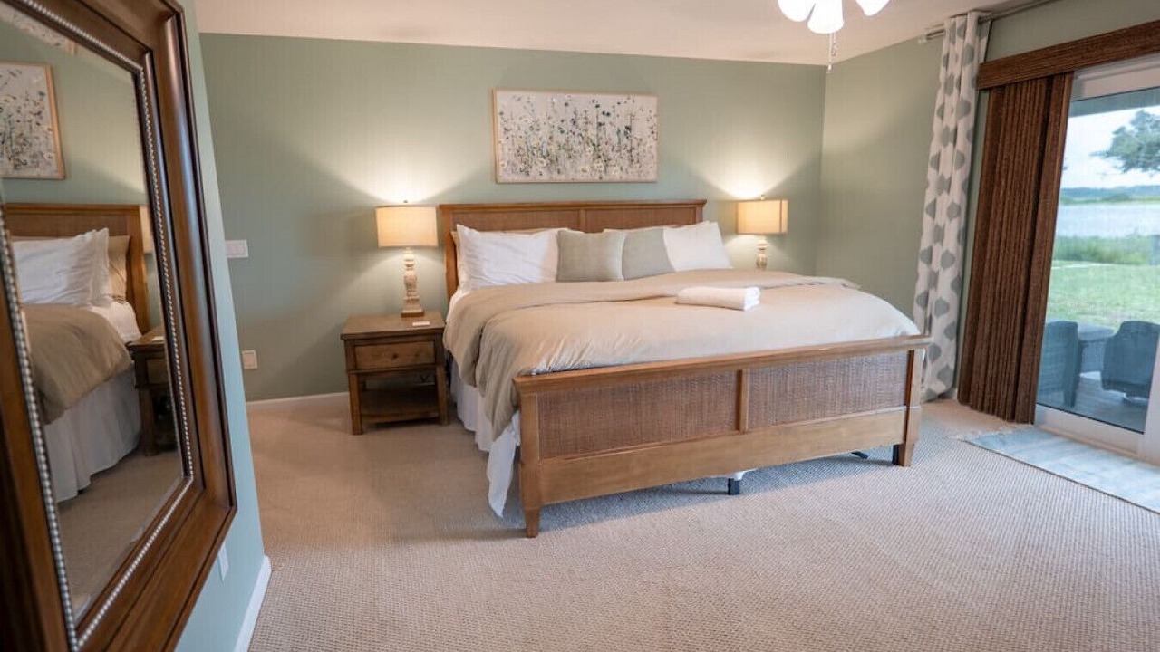 Photo of Bedroom in Crescent Beach