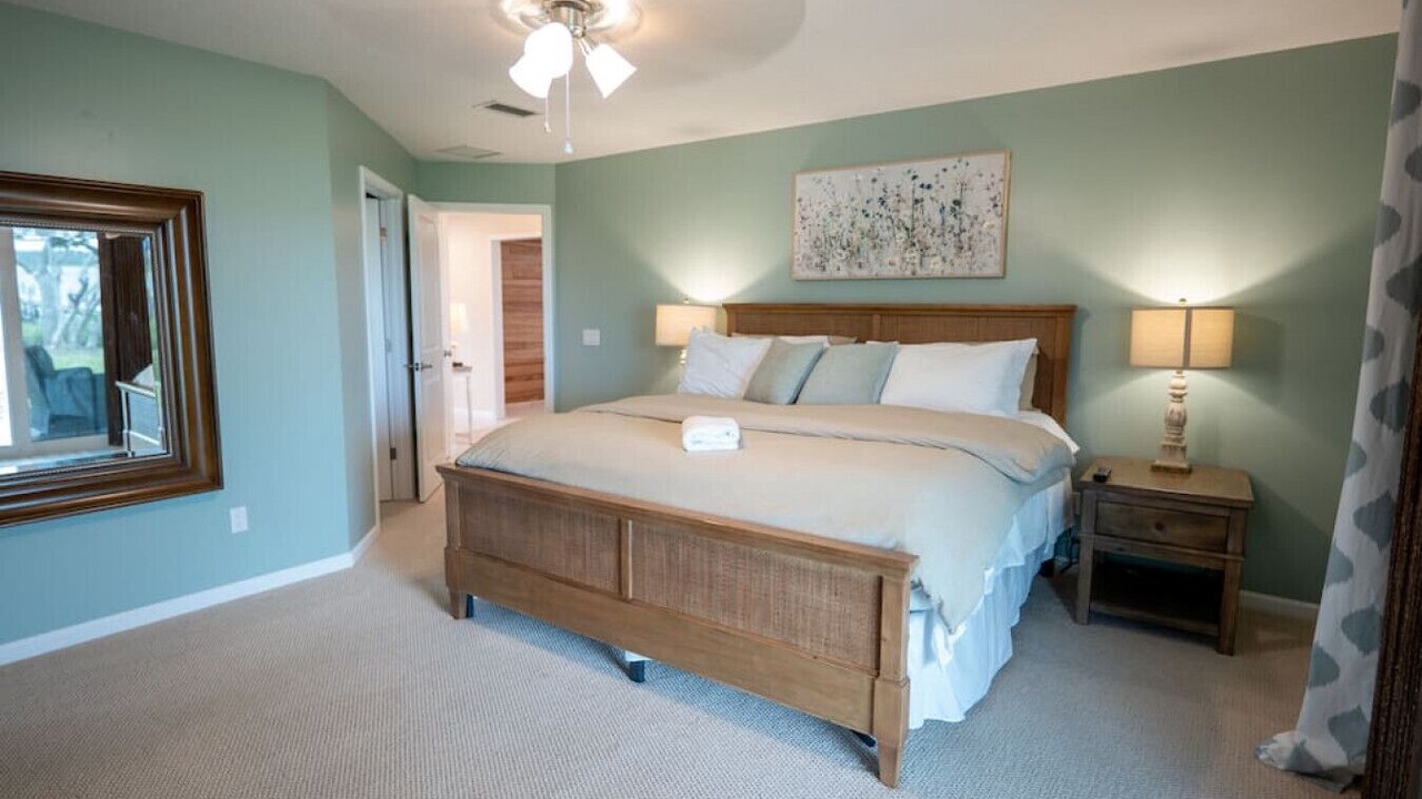 Photo of Bedroom in Crescent Beach