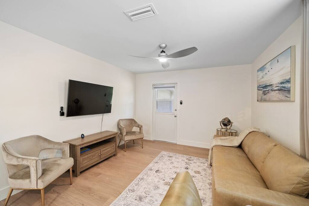 Photo of Livingroom in Laurel