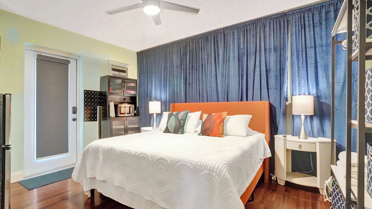 Photo of Bedroom in Coral Heights