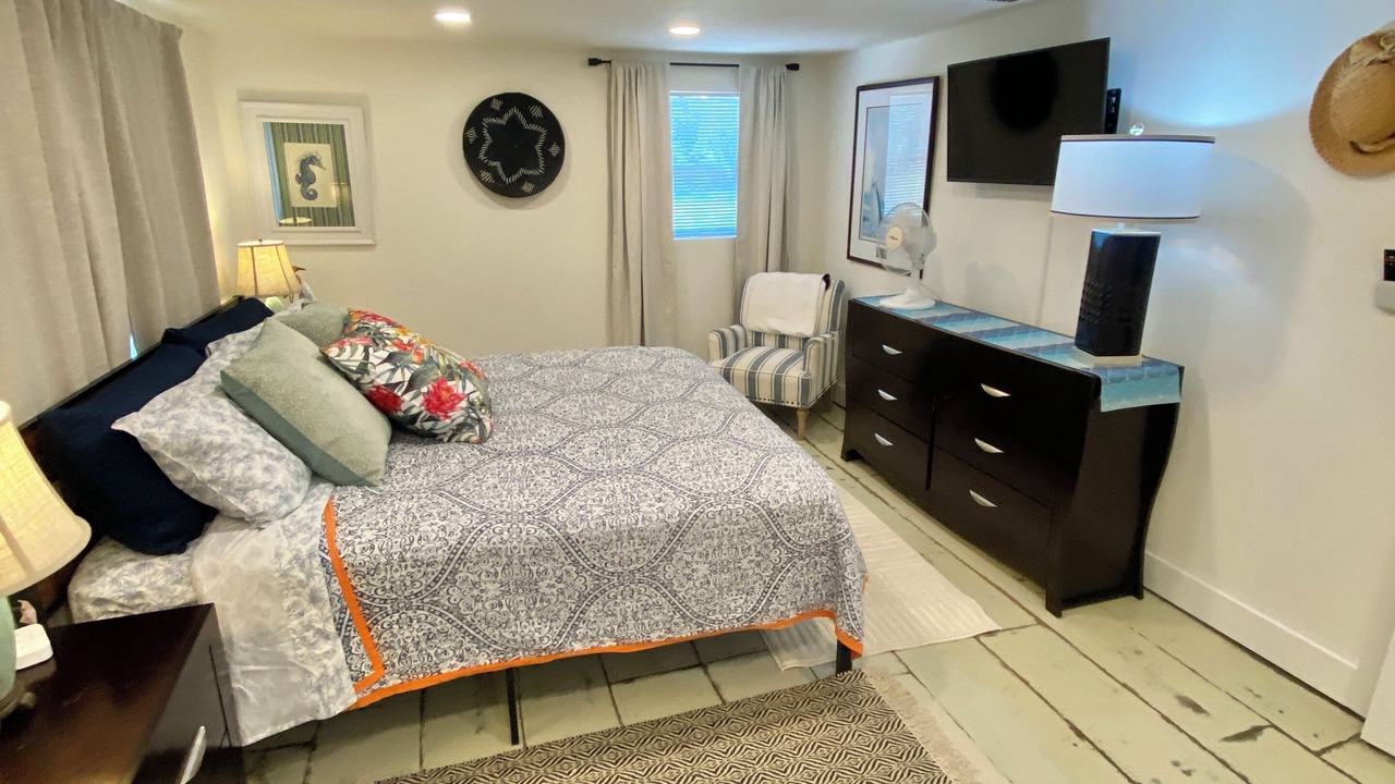 Photo of Bedroom in Saint James City