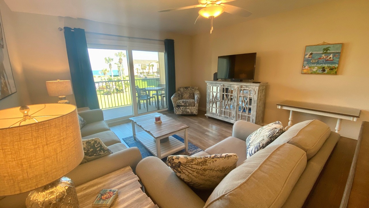 Photo of Livingroom in Crescent Beach