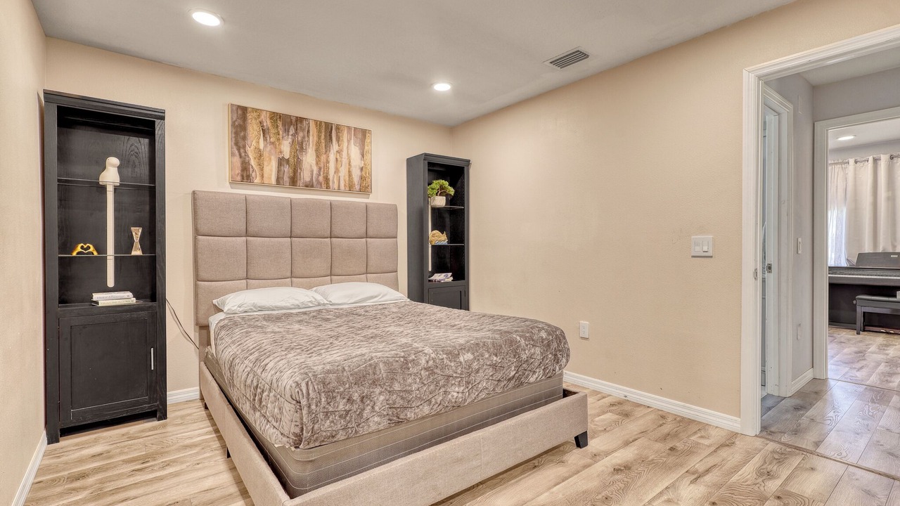 Photo of Bedroom in Lake Sarasota