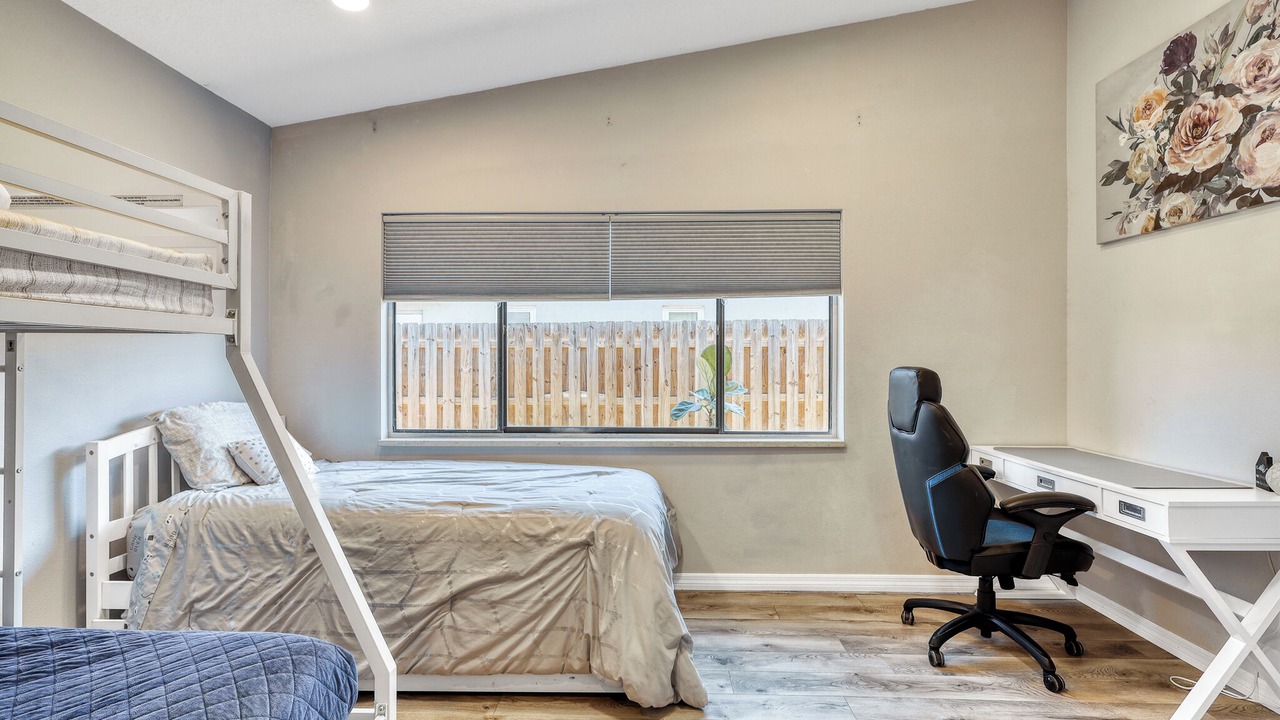 Photo of Bedroom in Lake Sarasota