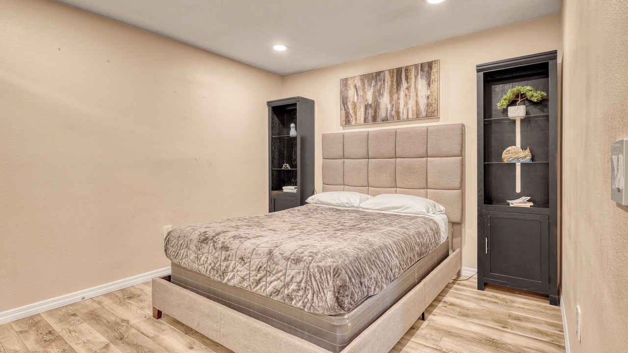 Photo of Bedroom in Lake Sarasota