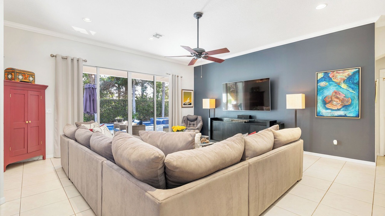 Photo of Livingroom in Lake Ida Shores