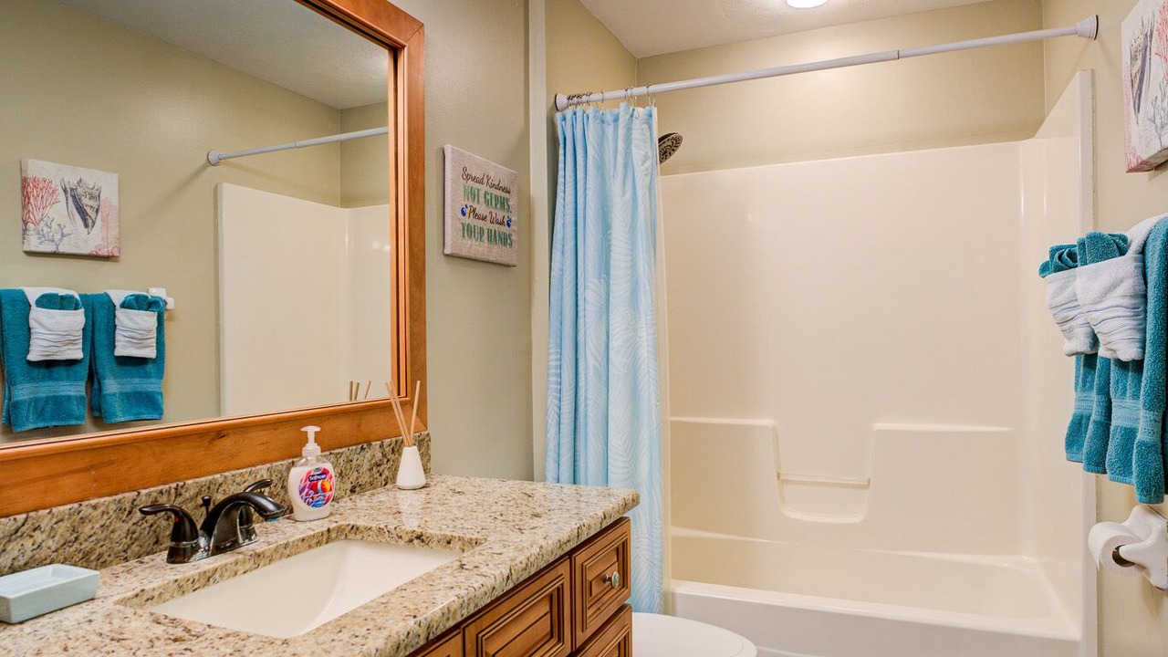 Photo of Bathroom in Jacarandas