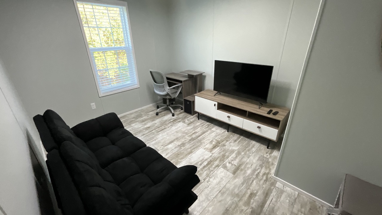 Photo of Livingroom in Henderson Creek Park