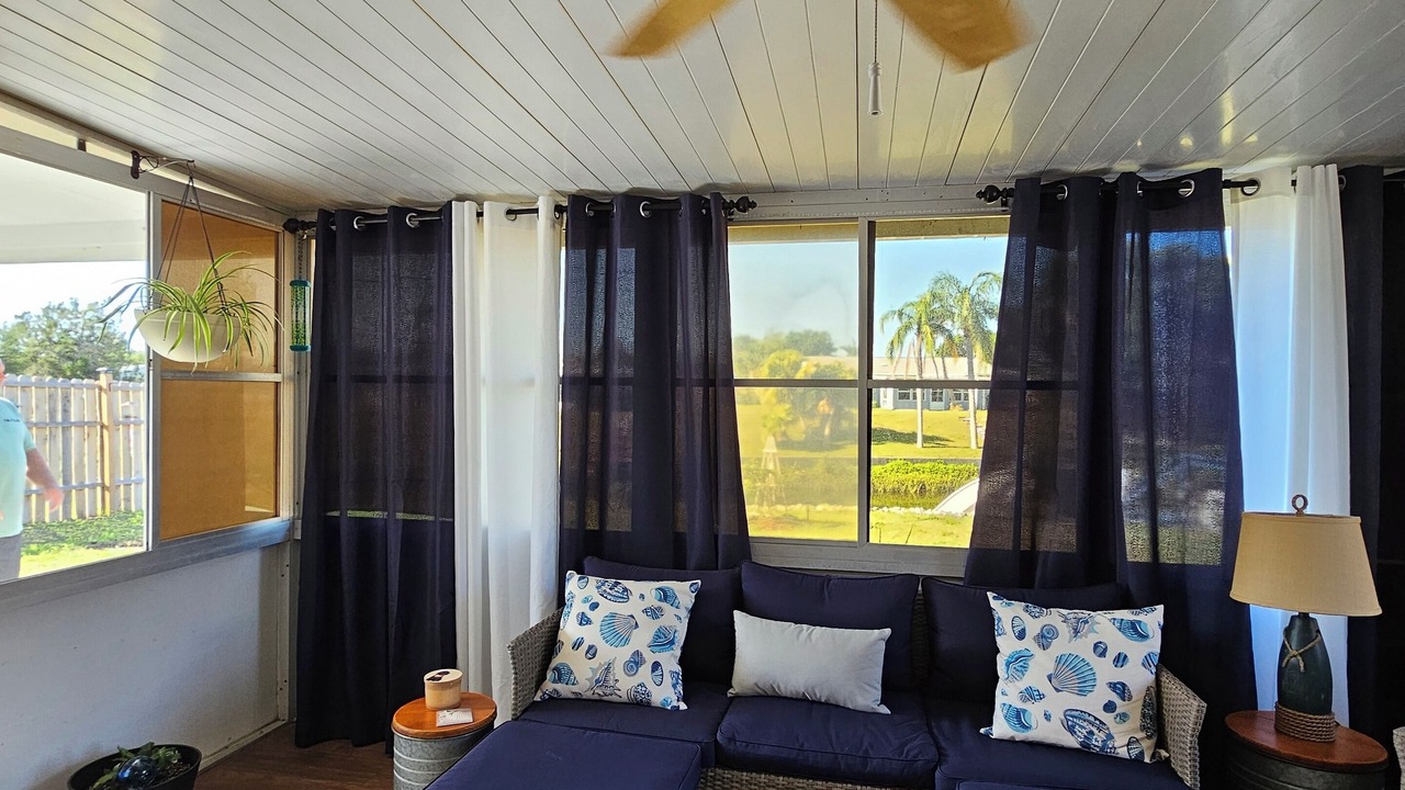 Photo of Livingroom in North Port