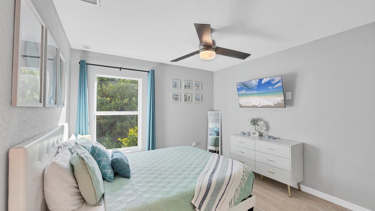Photo of Bedroom in Englewood East