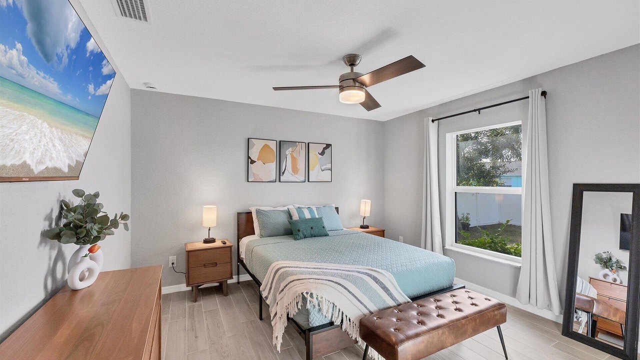 Photo of Bedroom in Englewood East