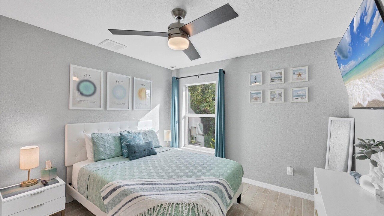 Photo of Bedroom in Englewood East