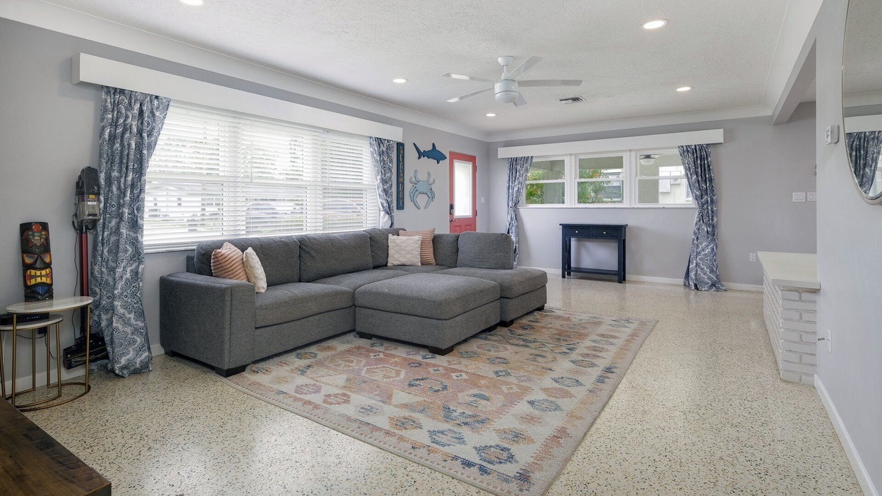 Photo of Bedroom in Gulf Gate Estates
