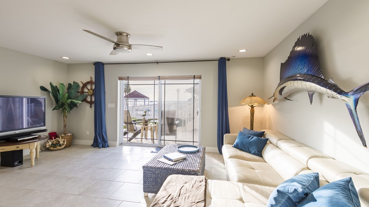 Photo of Livingroom in Bayview