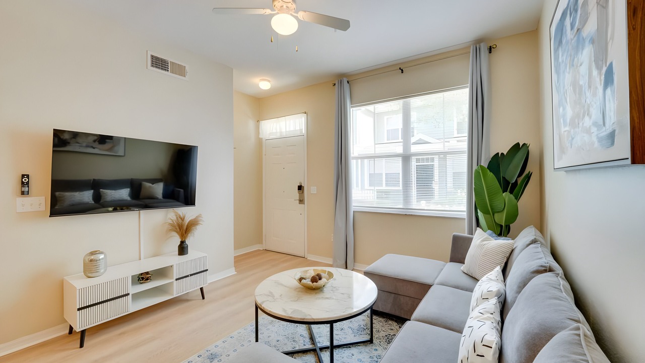 Photo of Livingroom in Venetian Bay Villages