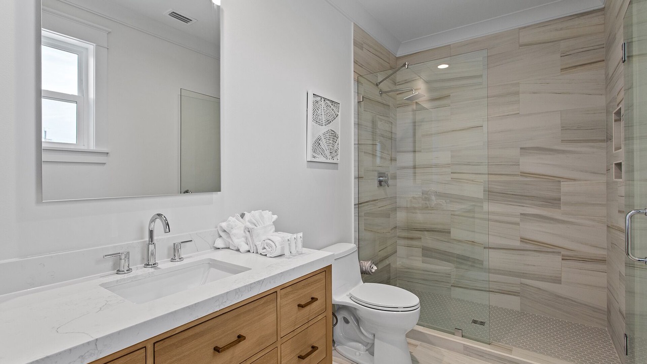 Photo of Bathroom in Gulfview Heights