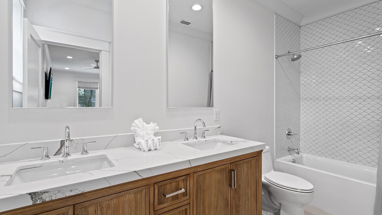 Photo of Bathroom in Gulfview Heights