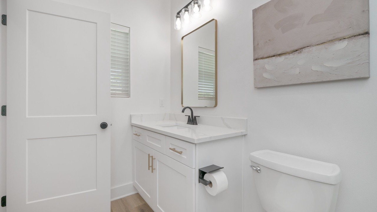 Photo of Bathroom in Clipper Cove