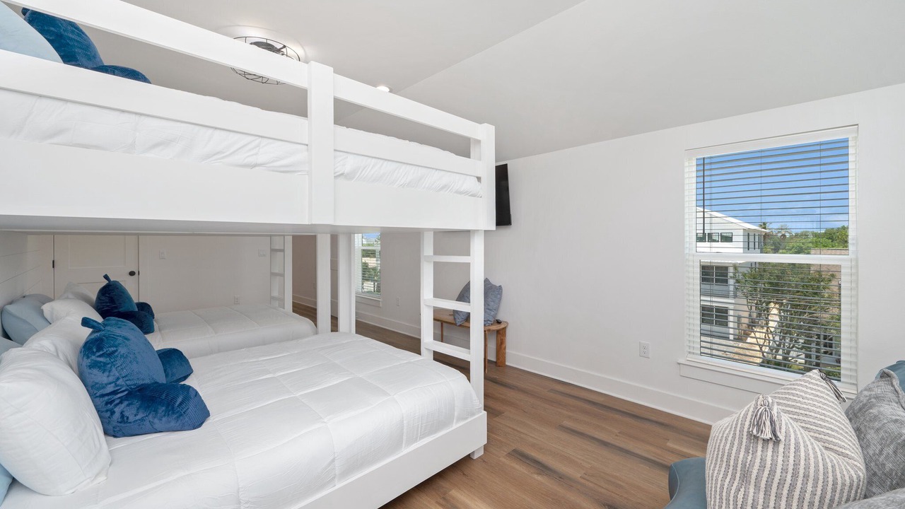 Photo of Bedroom in Clipper Cove