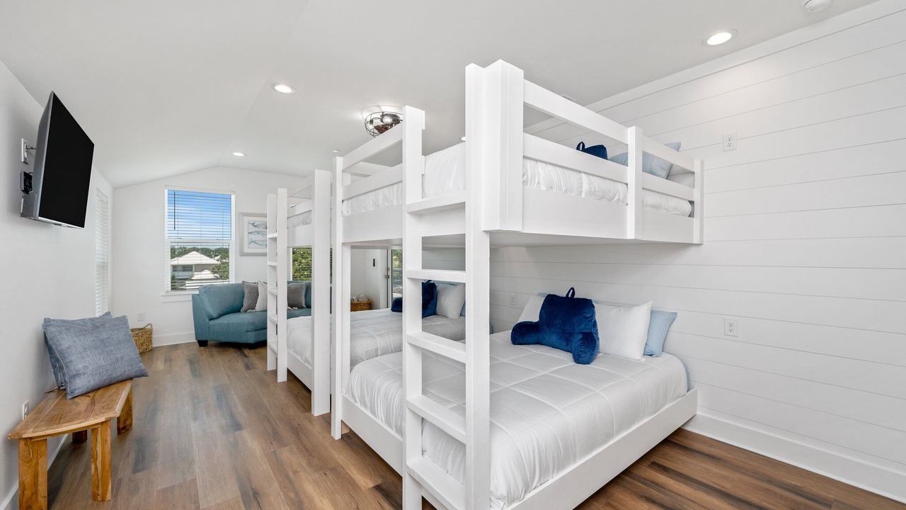 Photo of Bedroom in Clipper Cove