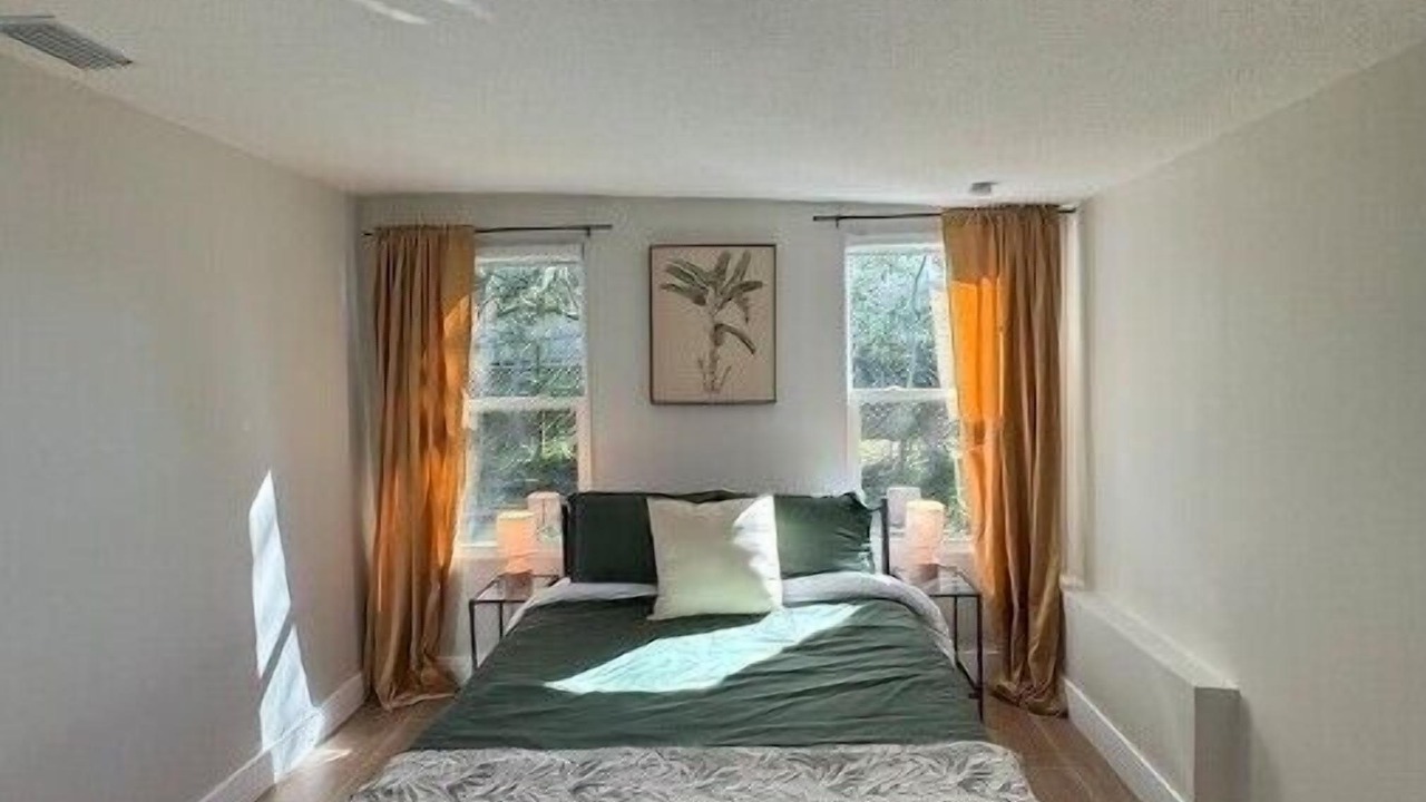 Photo of Bedroom in Tangerine