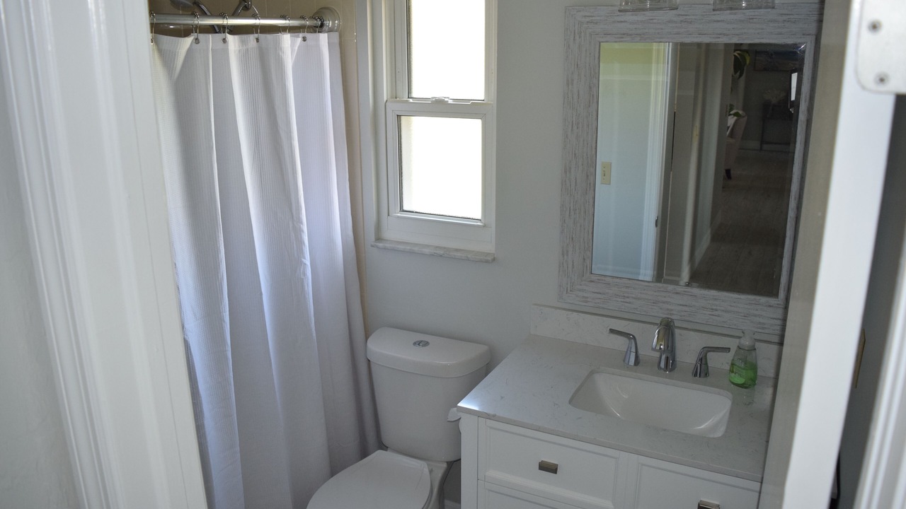 Photo of Bathroom in Pelican
