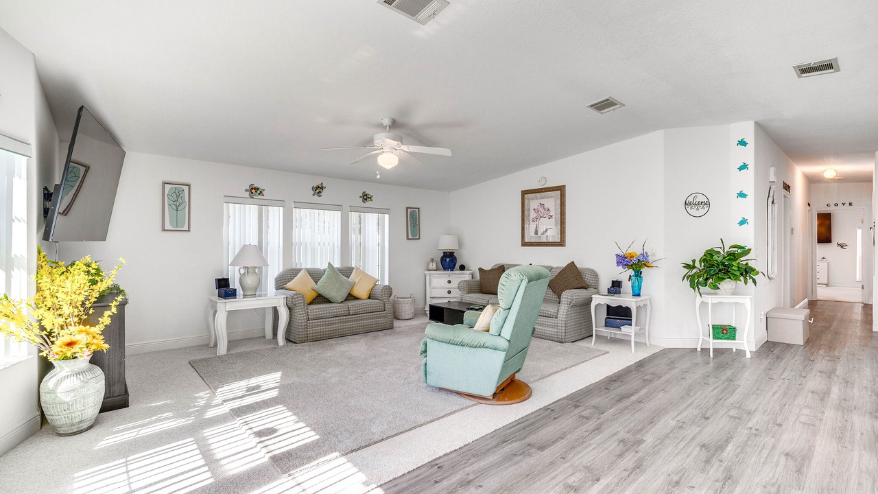 Photo of Bedroom in Weeki Wachee Gardens