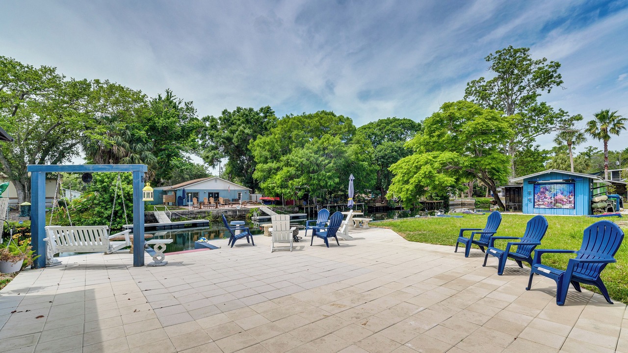 Photo of Patio Balcony in Weeki Wachee Gardens