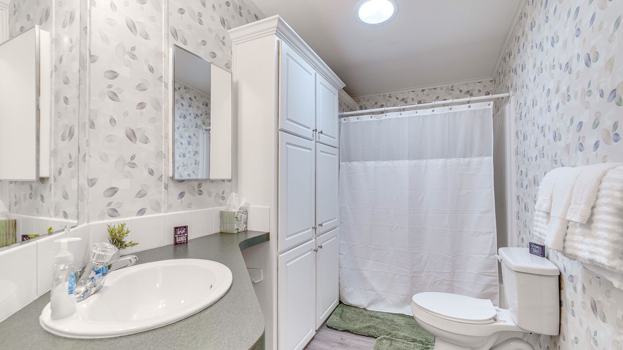 Photo of Bathroom in Weeki Wachee Gardens