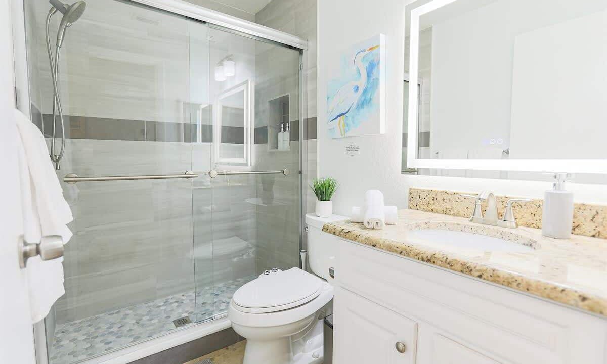 Photo of Bathroom in Largo