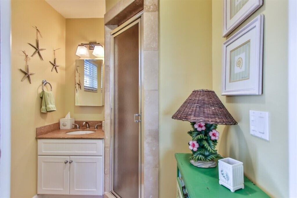Photo of Bathroom in Marathon