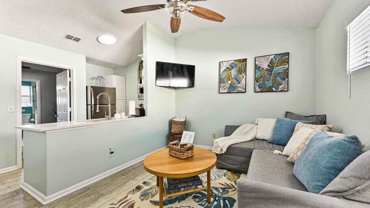 Photo of Livingroom in Jacksonville Beach