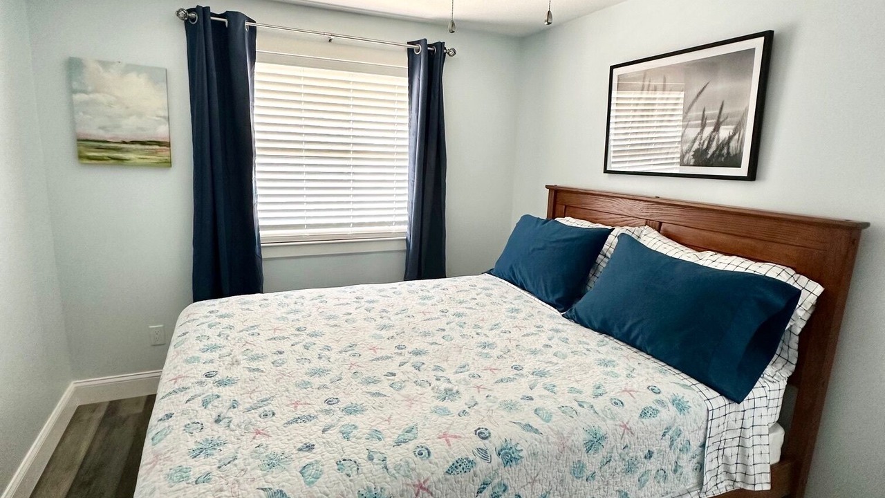 Photo of Bedroom in Crescent Beach