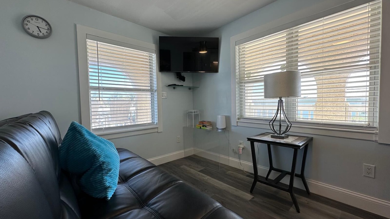 Photo of Livingroom in Crescent Beach