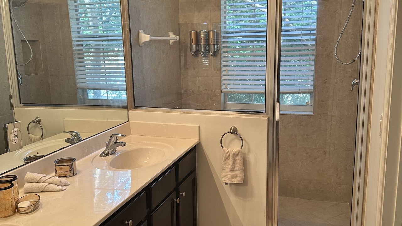 Photo of Bathroom in Hunt Club